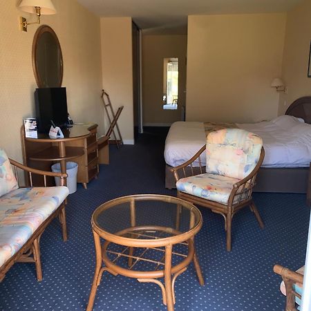 Logis Hotel Du Pont Neuf Le Veurdre Kültér fotó
