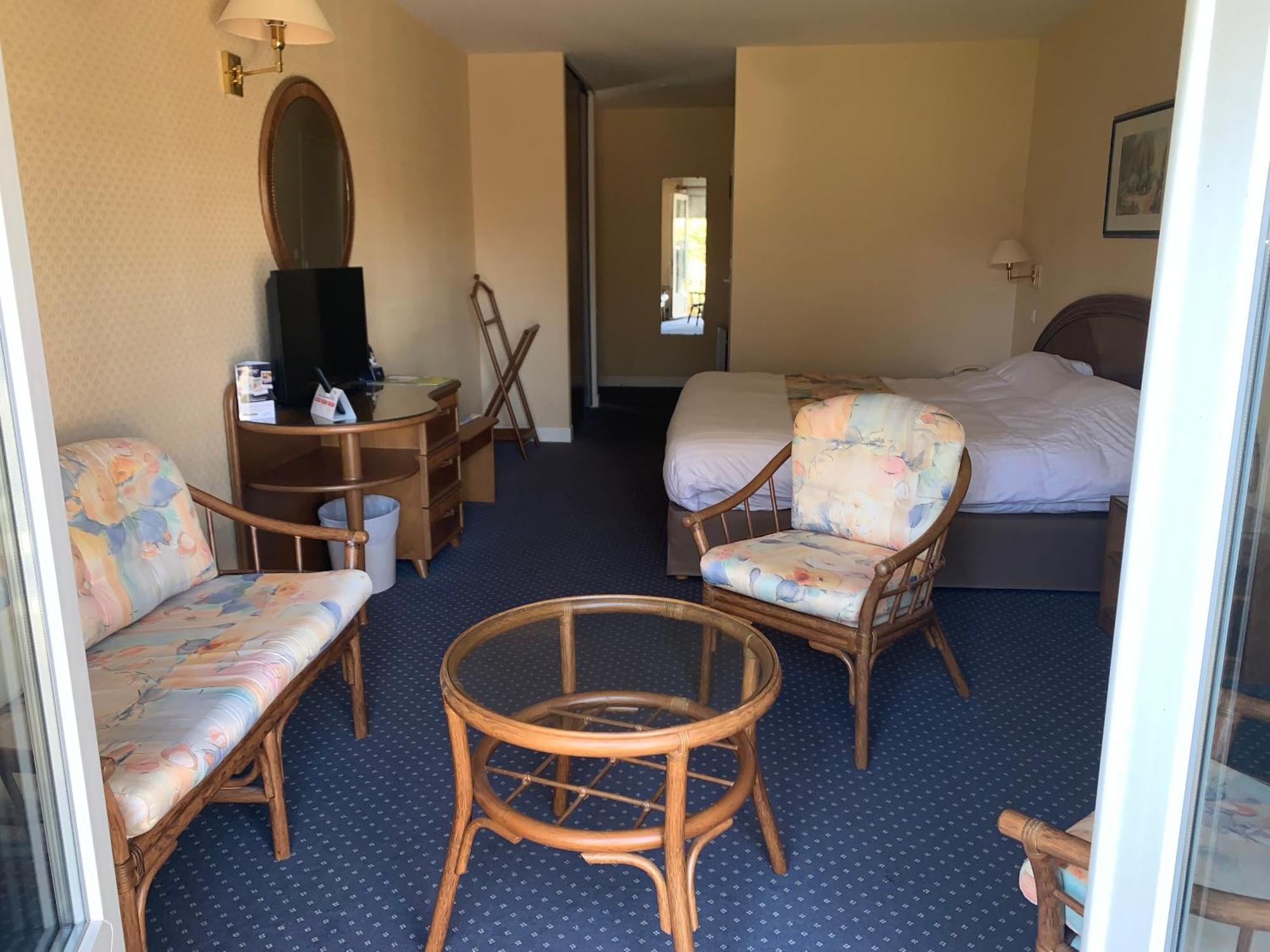 Logis Hotel Du Pont Neuf Le Veurdre Kültér fotó