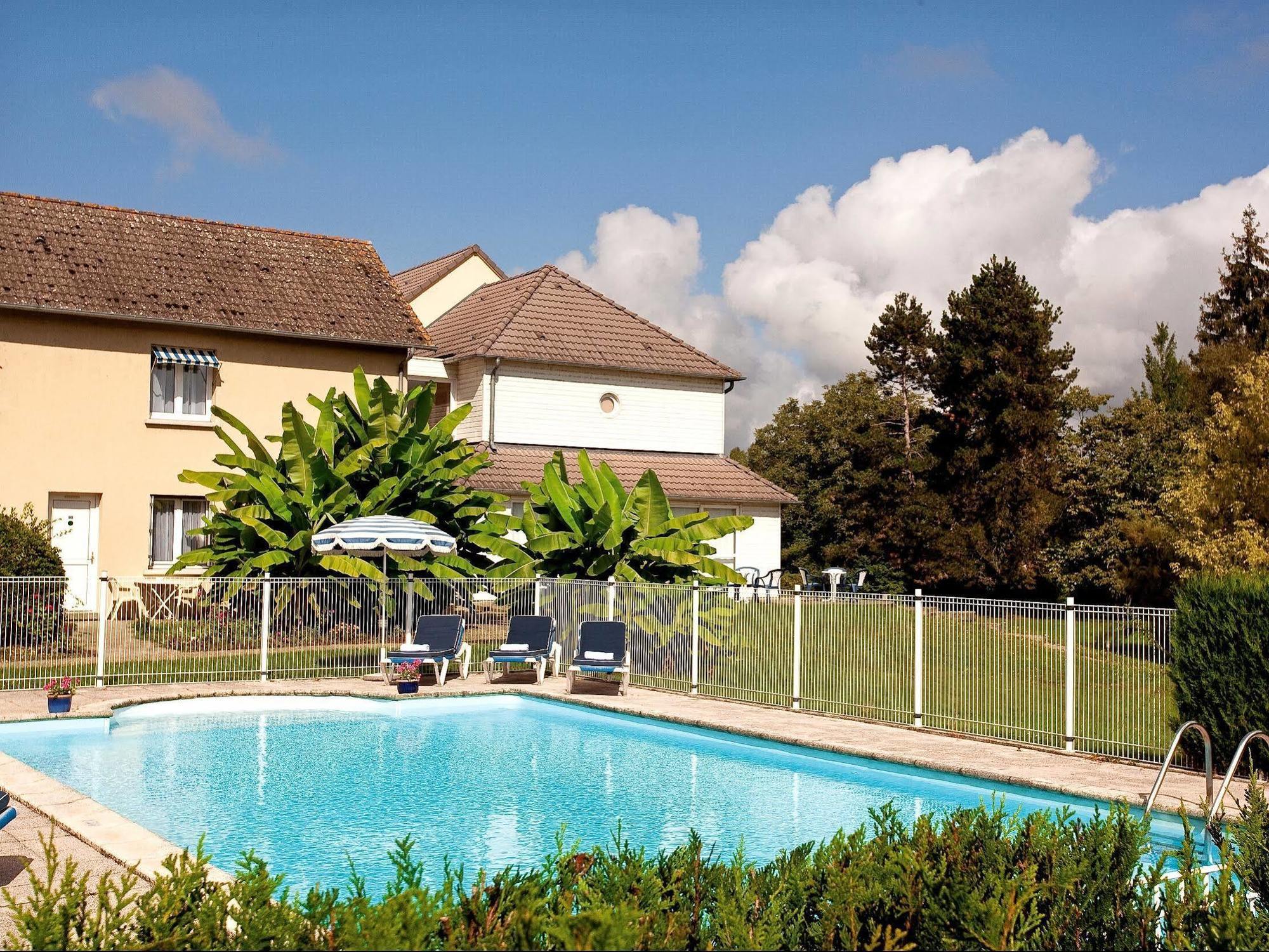 Logis Hotel Du Pont Neuf Le Veurdre Kültér fotó