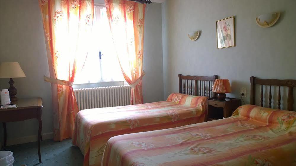 Logis Hotel Du Pont Neuf Le Veurdre Kültér fotó