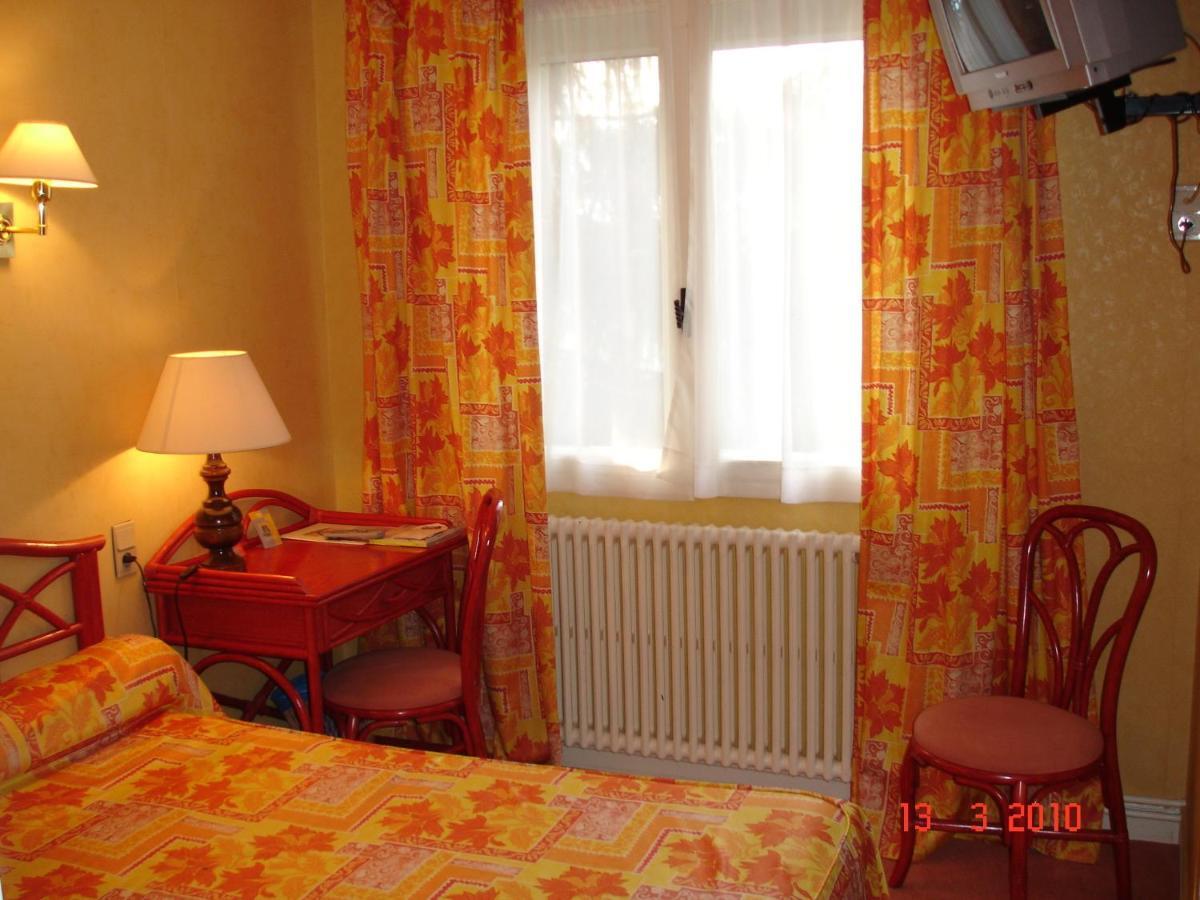 Logis Hotel Du Pont Neuf Le Veurdre Kültér fotó